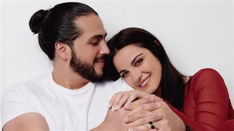 Maite Perroni proudly confirms relationship with。